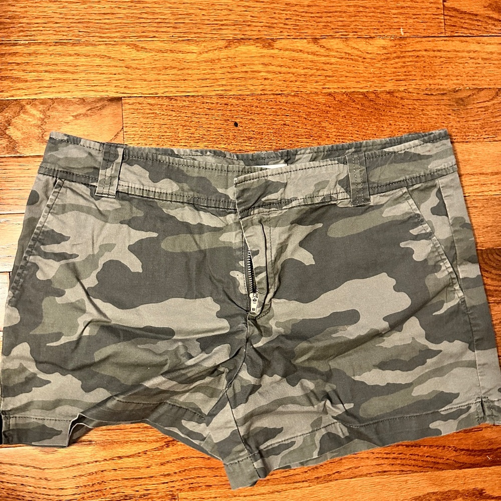 NY&Co. camouflage shorts